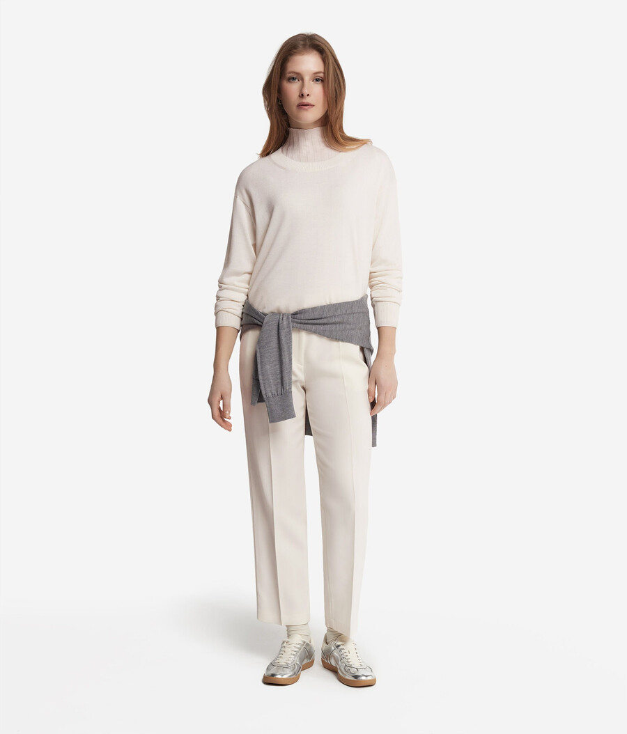 maglione in cashmere con scollo tondo e spacchi