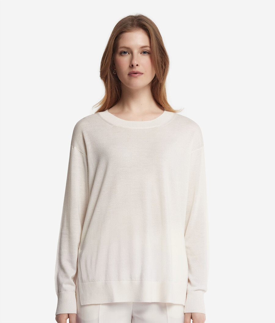 maglione in cashmere con scollo tondo e spacchi