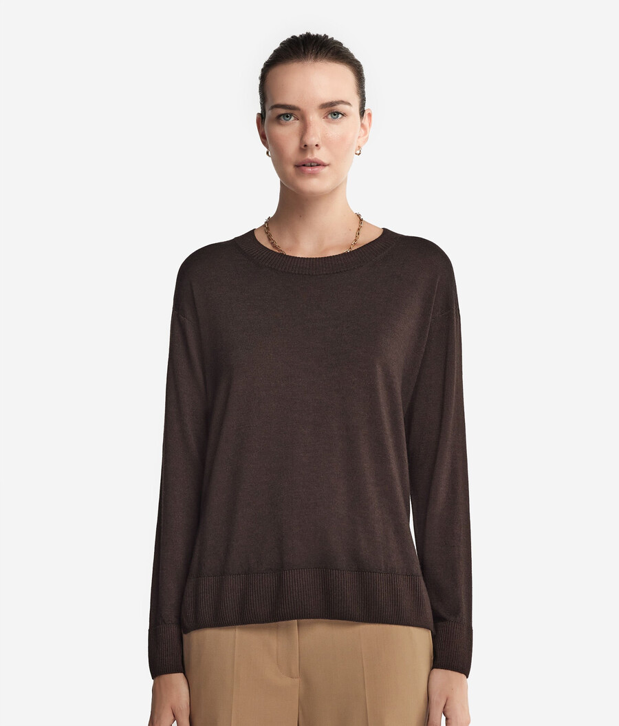 maglione in cashmere con scollo tondo e spacchi