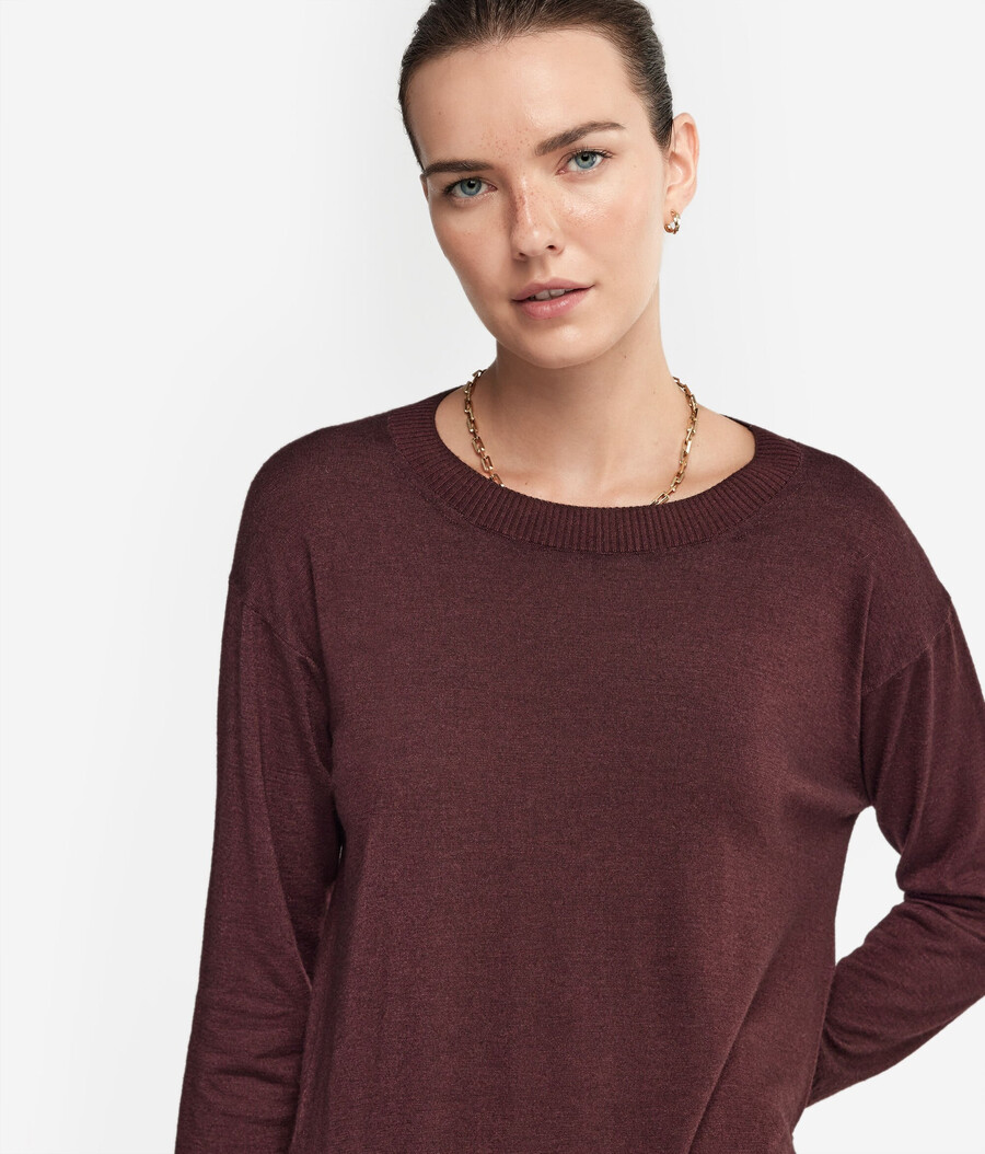 maglione in cashmere con scollo tondo e spacchi