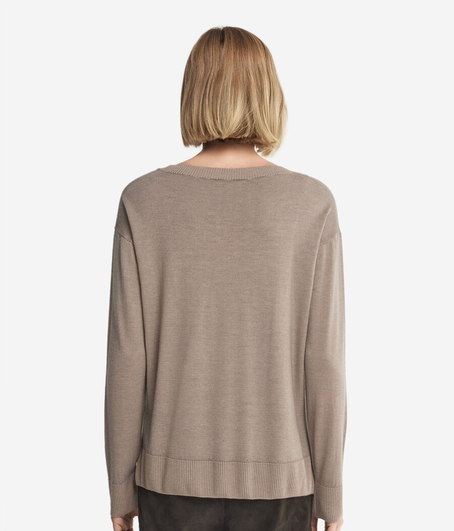 maglione in cashmere con scollo tondo e spacchi