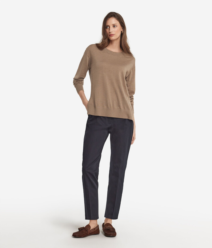 maglione in cashmere con scollo tondo e spacchi