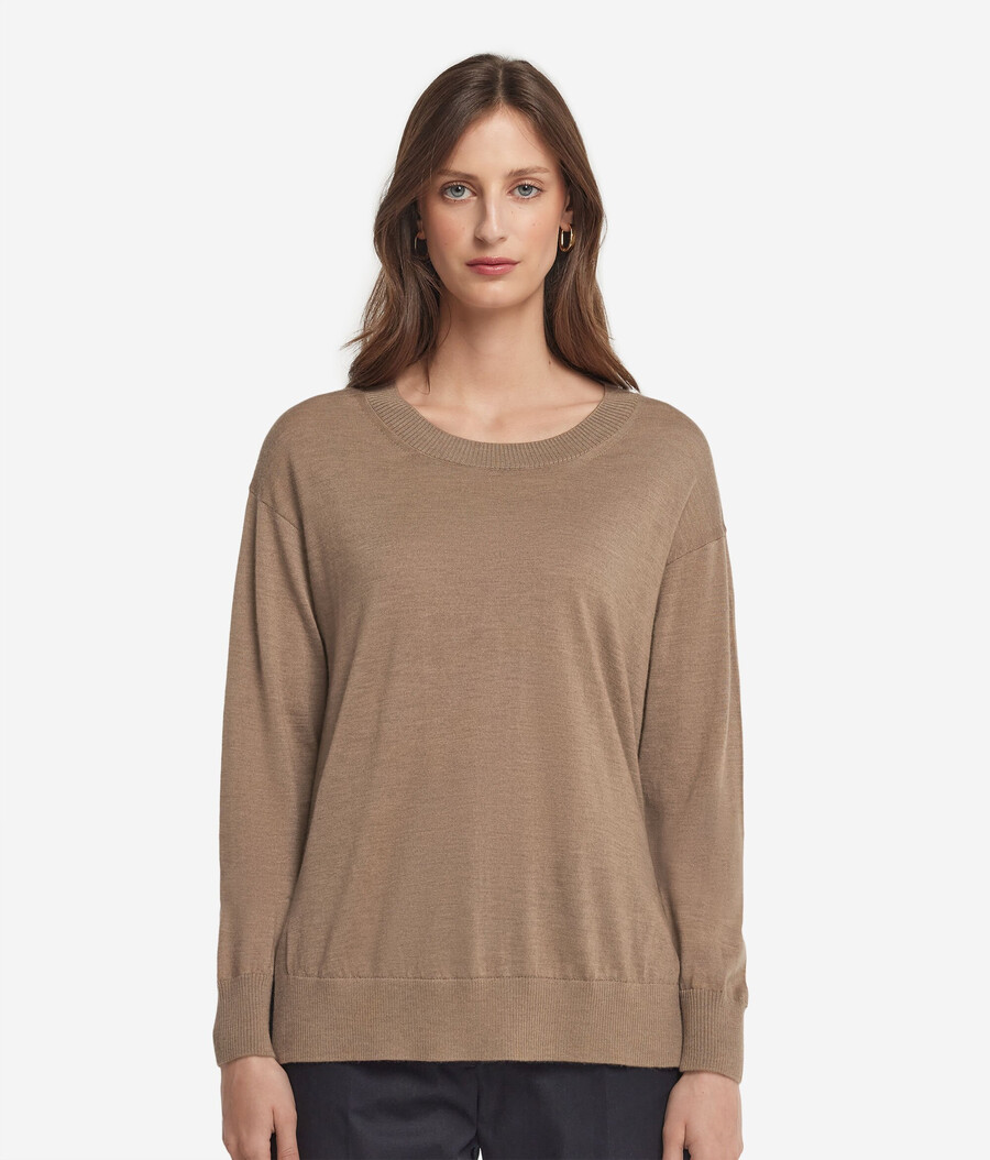 maglione in cashmere con scollo tondo e spacchi