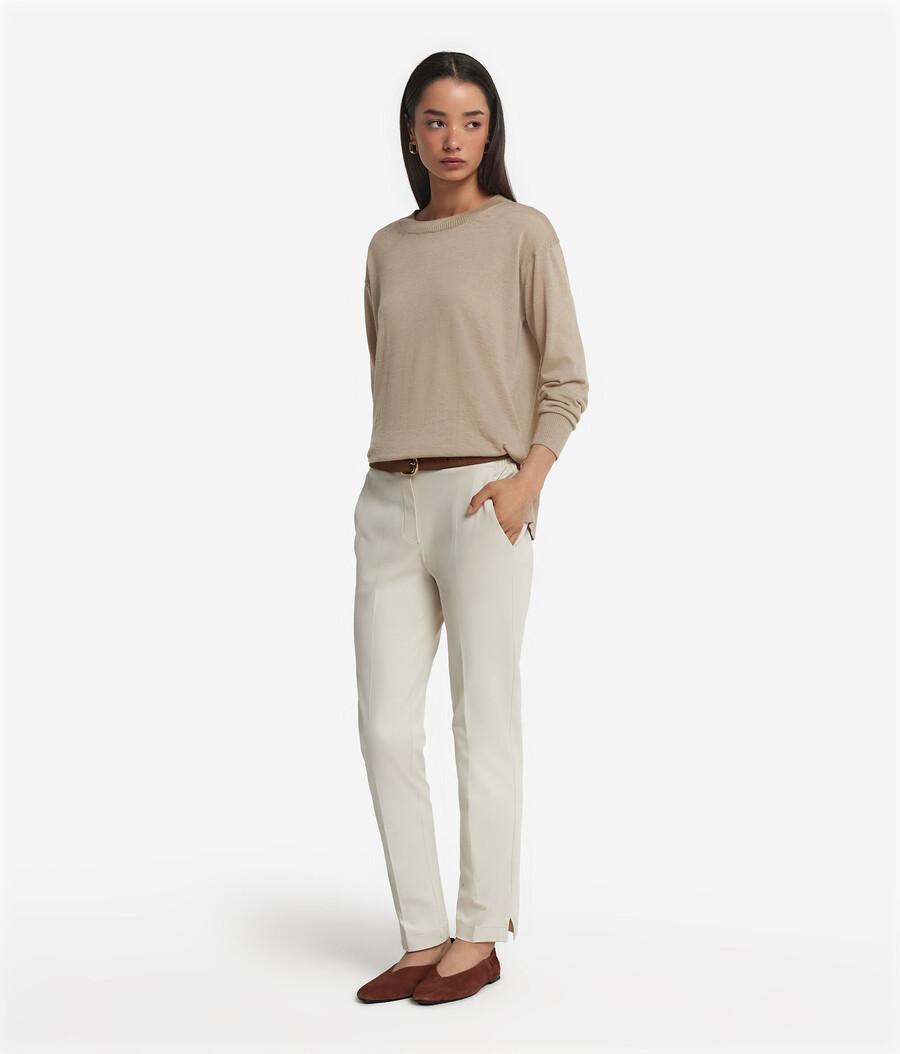 maglione in cashmere con scollo tondo e spacchi