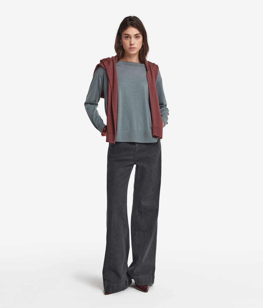 maglione in cashmere con scollo tondo e spacchi