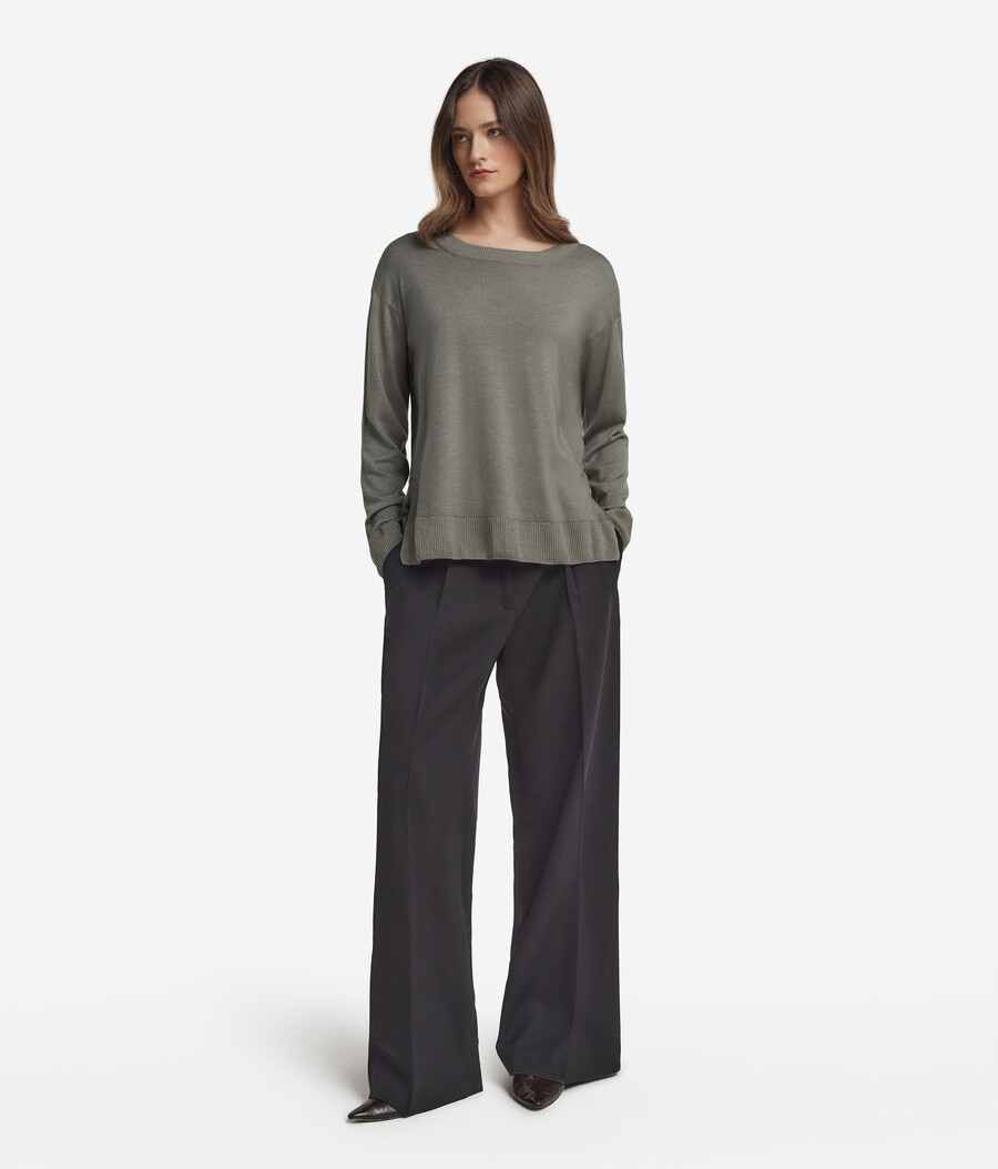 maglione in cashmere con scollo tondo e spacchi