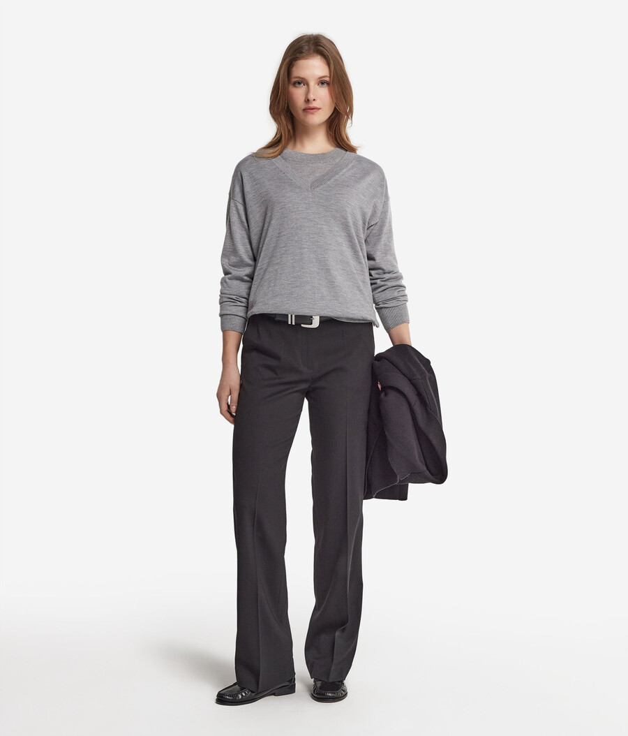maglione in cashmere con scollo a v e spacchi