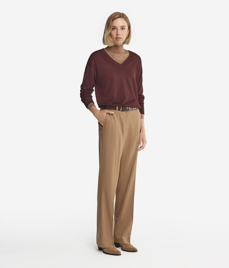 maglione in cashmere con scollo a v e spacchi