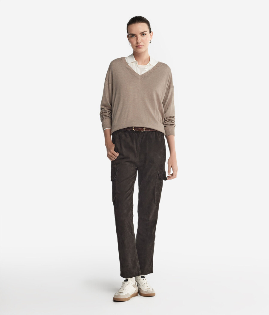 maglione in cashmere con scollo a v e spacchi