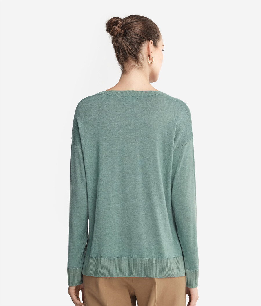 maglione in cashmere con scollo a v e spacchi