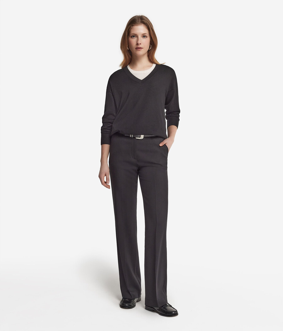 maglione in cashmere con scollo a v e spacchi