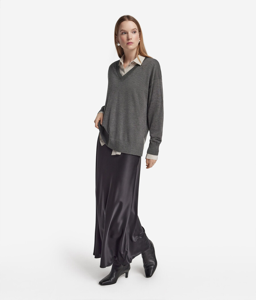 maglione in cashmere con scollo a v e spacchi