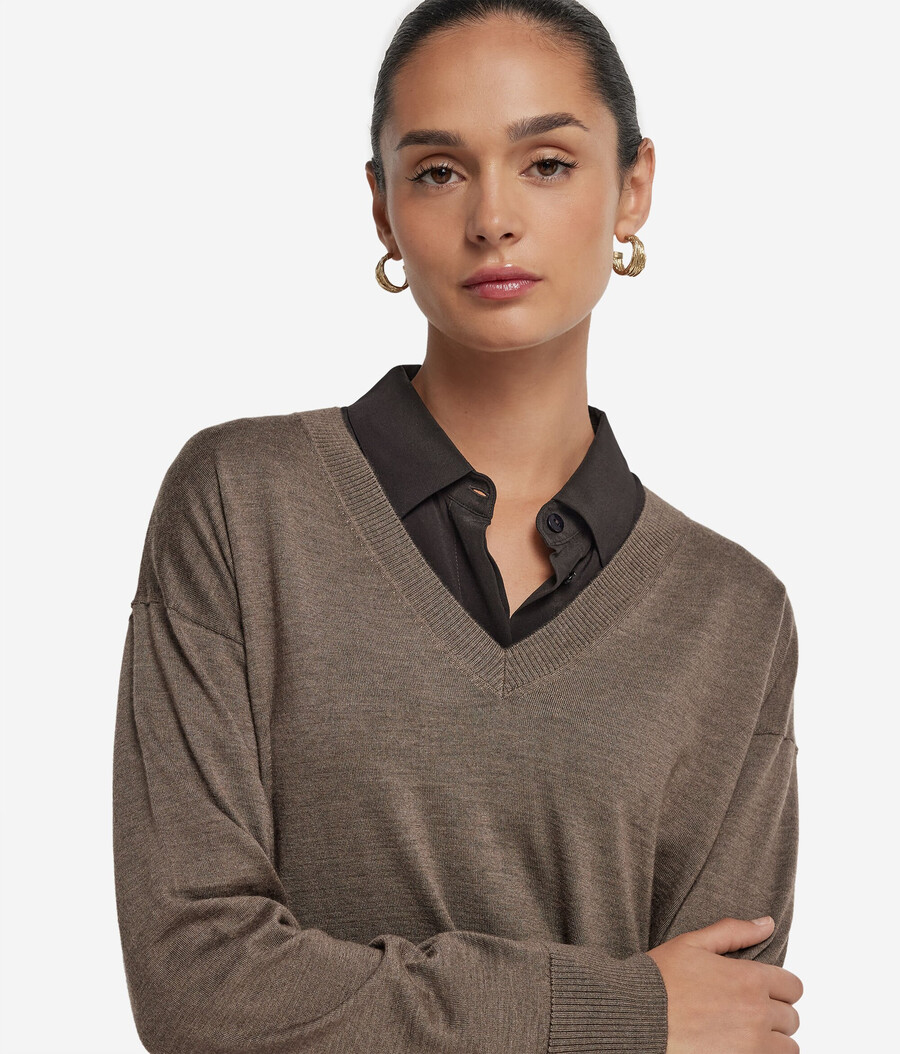 maglione in cashmere con scollo a v e spacchi