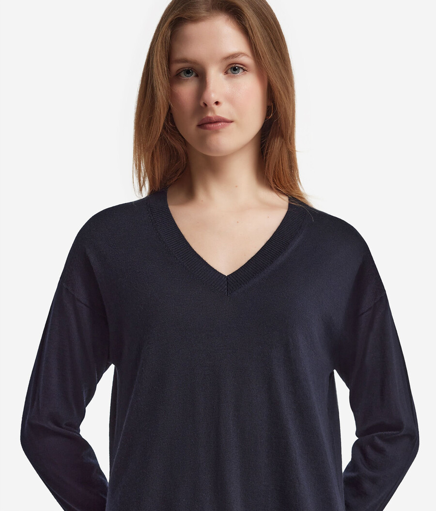 maglione in cashmere con scollo a v e spacchi