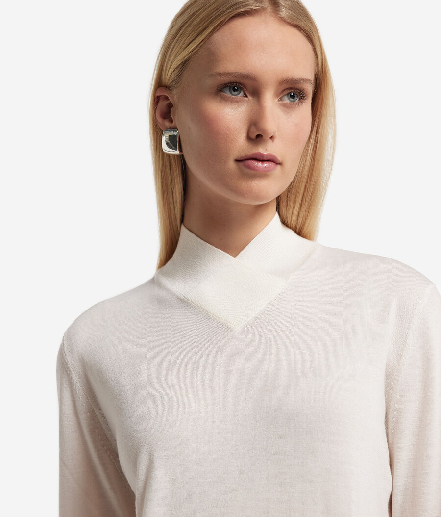 maglione a collo alto con finitura in cashmere