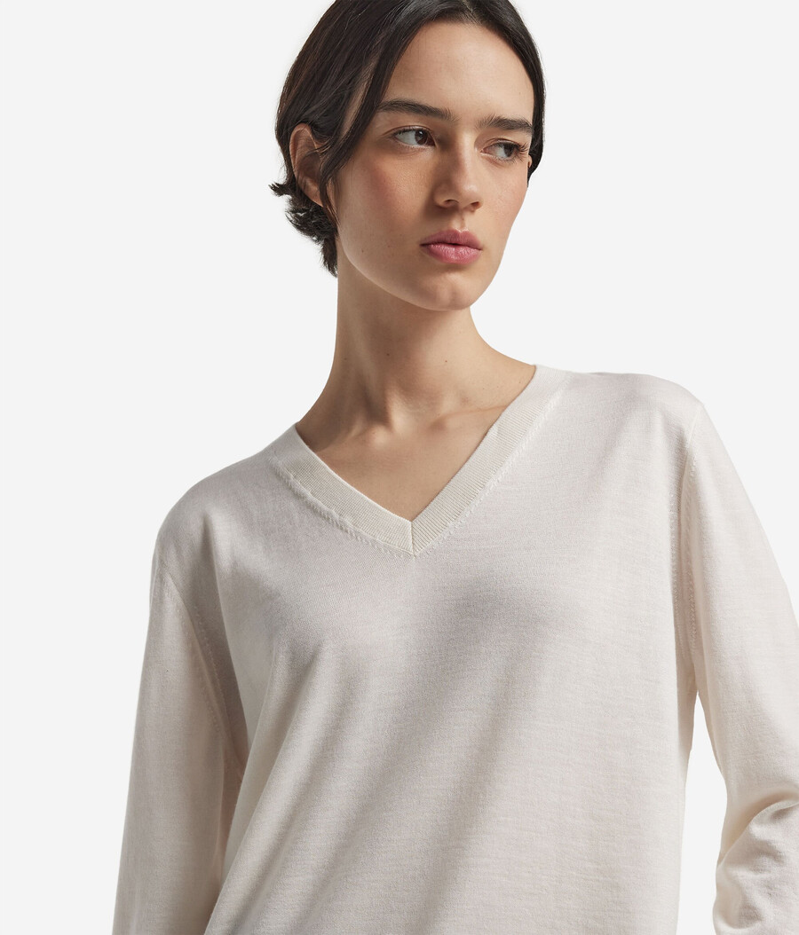 maglione con scollo a v in cashmere ultrafine