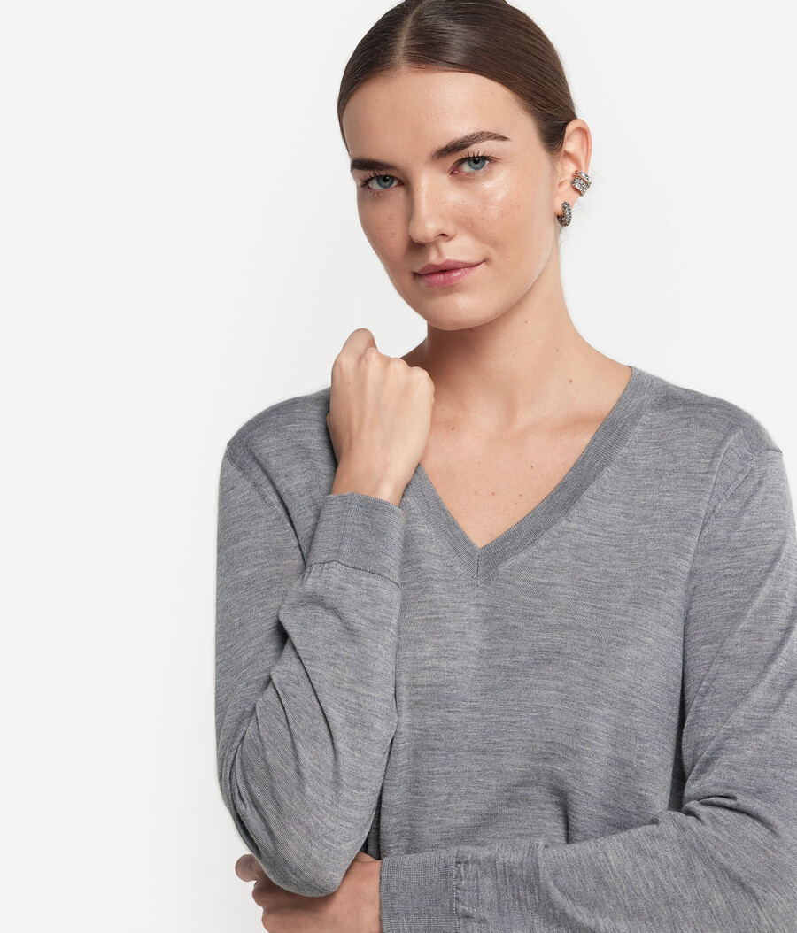 maglione con scollo a v in cashmere ultrafine