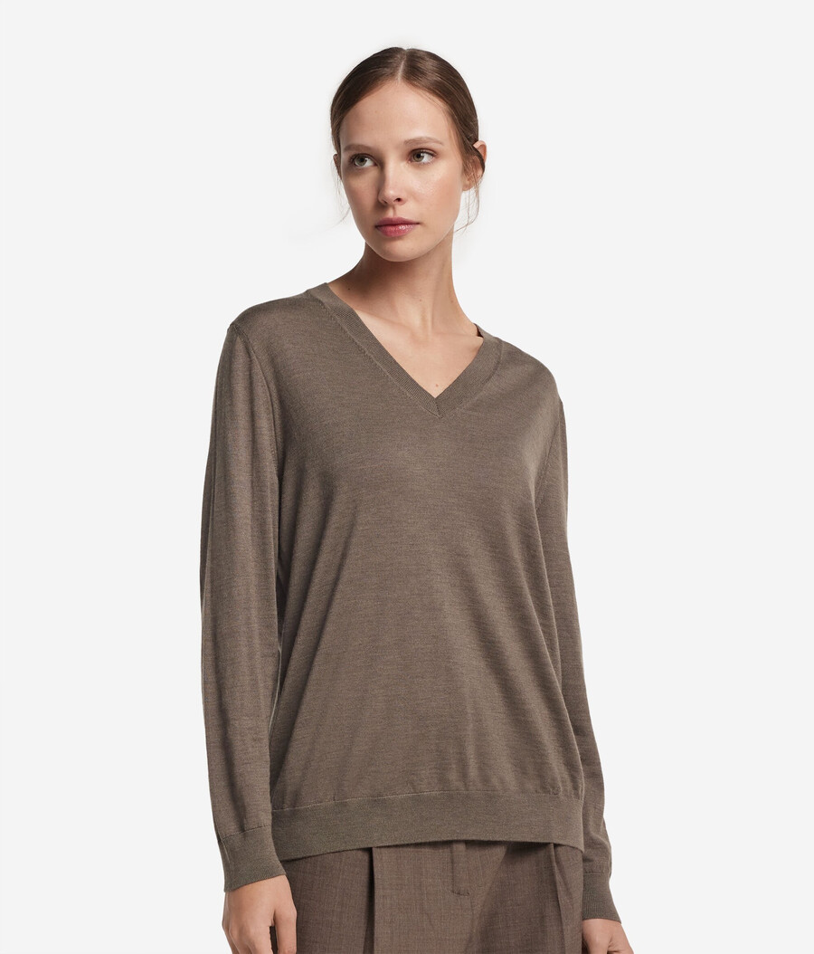 maglione con scollo a v in cashmere ultrafine