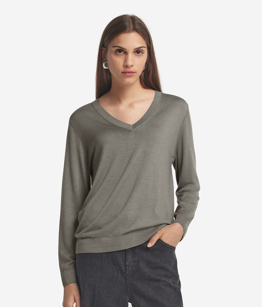 maglione con scollo a v in cashmere ultrafine