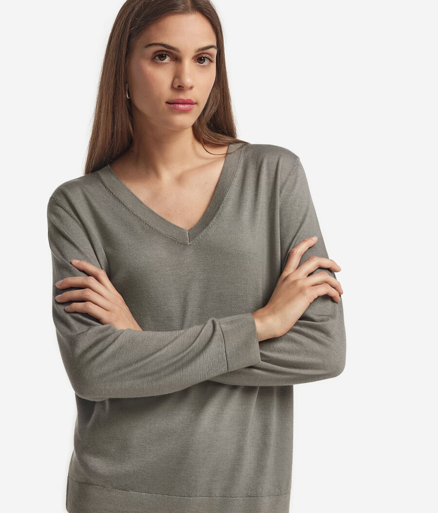 maglione con scollo a v in cashmere ultrafine