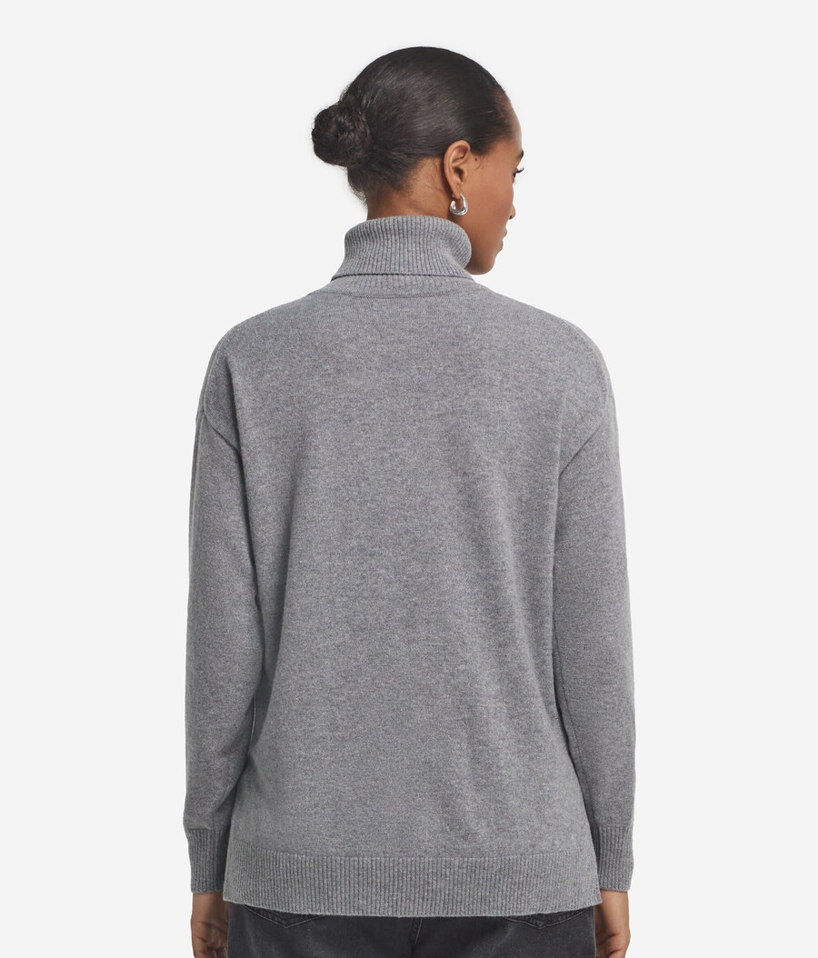dolcevita in cashmere ultra morbido con spacchi