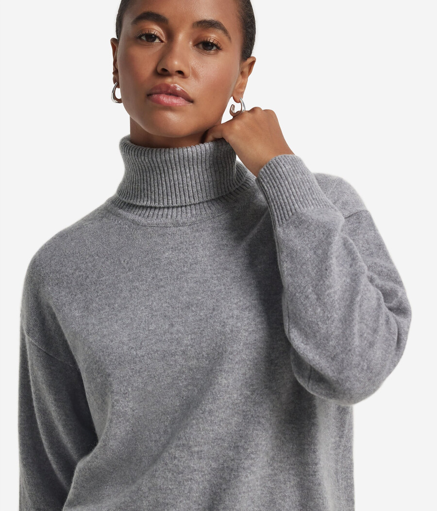 dolcevita in cashmere ultra morbido con spacchi