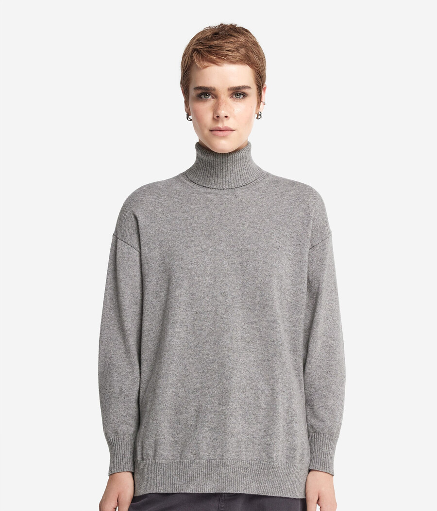 dolcevita in cashmere ultra morbido con spacchi