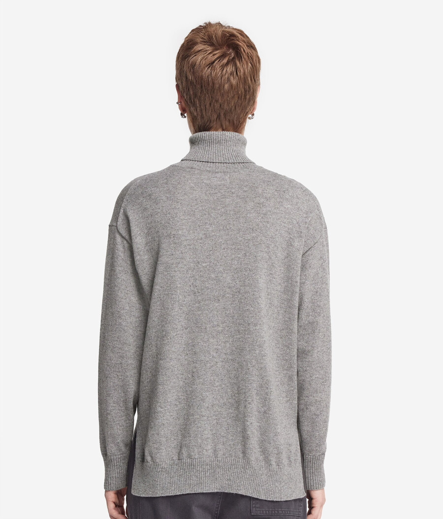 dolcevita in cashmere ultra morbido con spacchi
