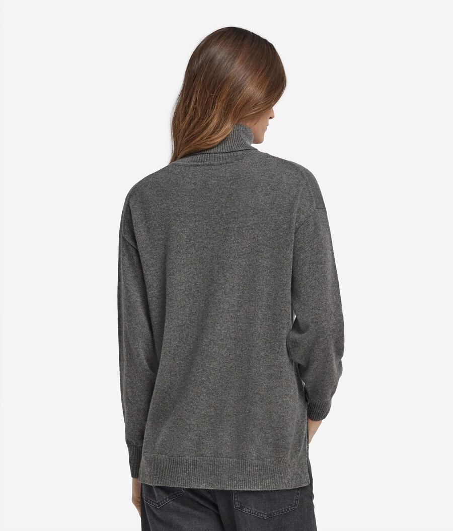 dolcevita in cashmere ultra morbido con spacchi