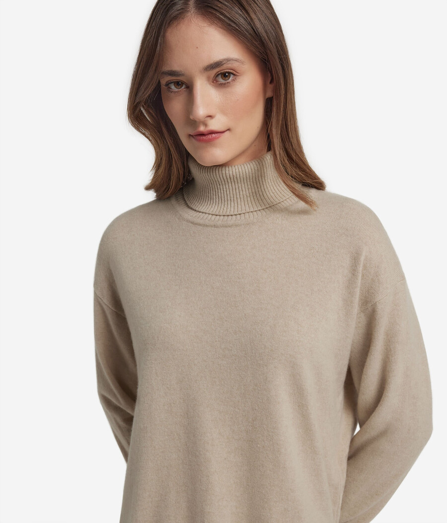 dolcevita in cashmere ultra morbido con spacchi