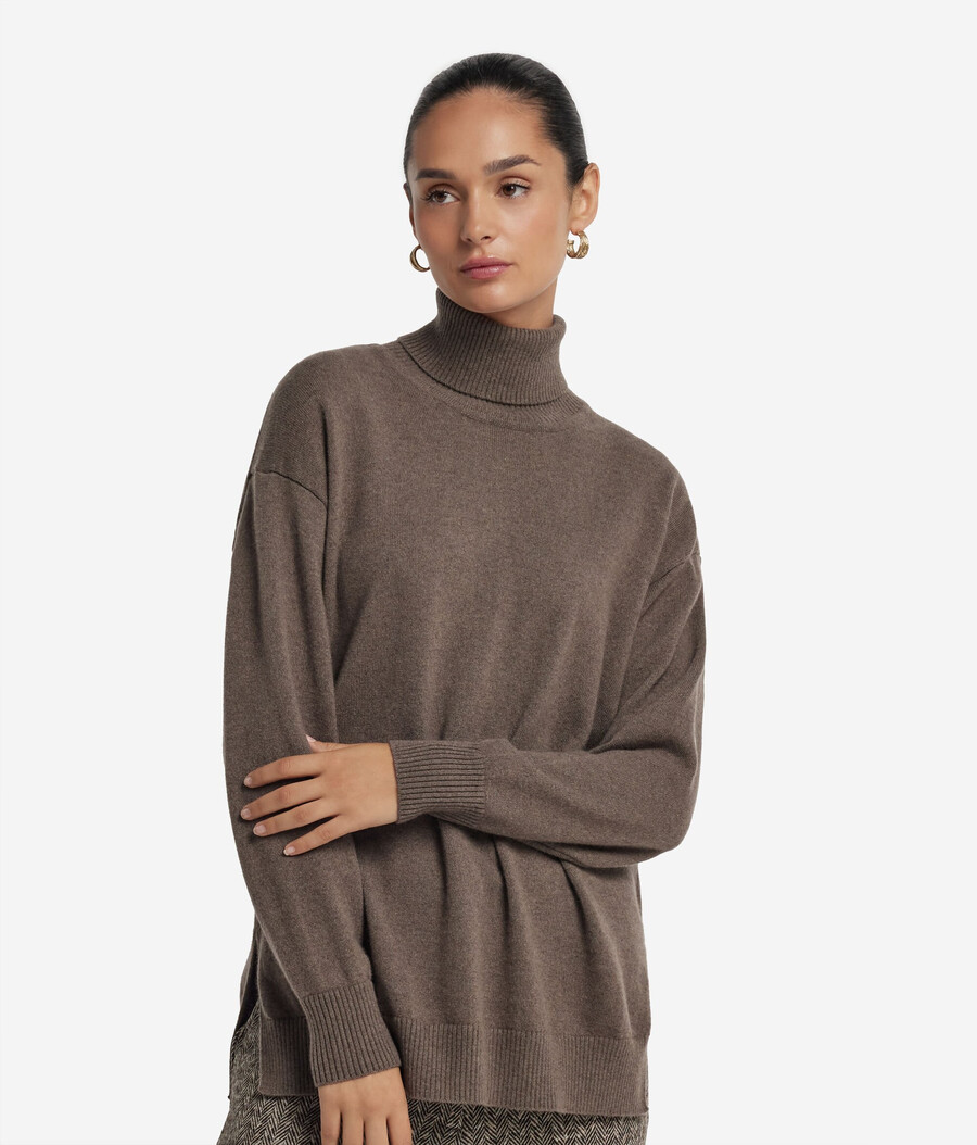dolcevita in cashmere ultra morbido con spacchi