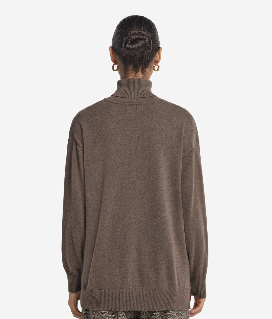 dolcevita in cashmere ultra morbido con spacchi