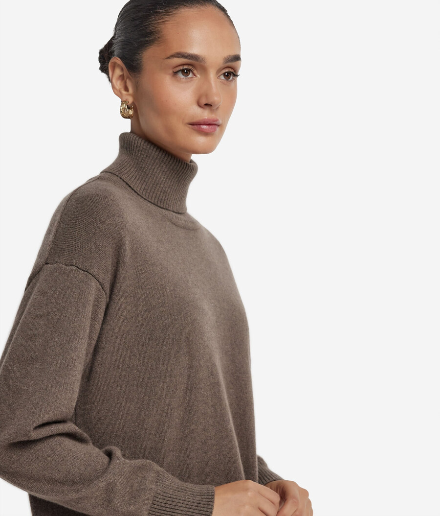 dolcevita in cashmere ultra morbido con spacchi