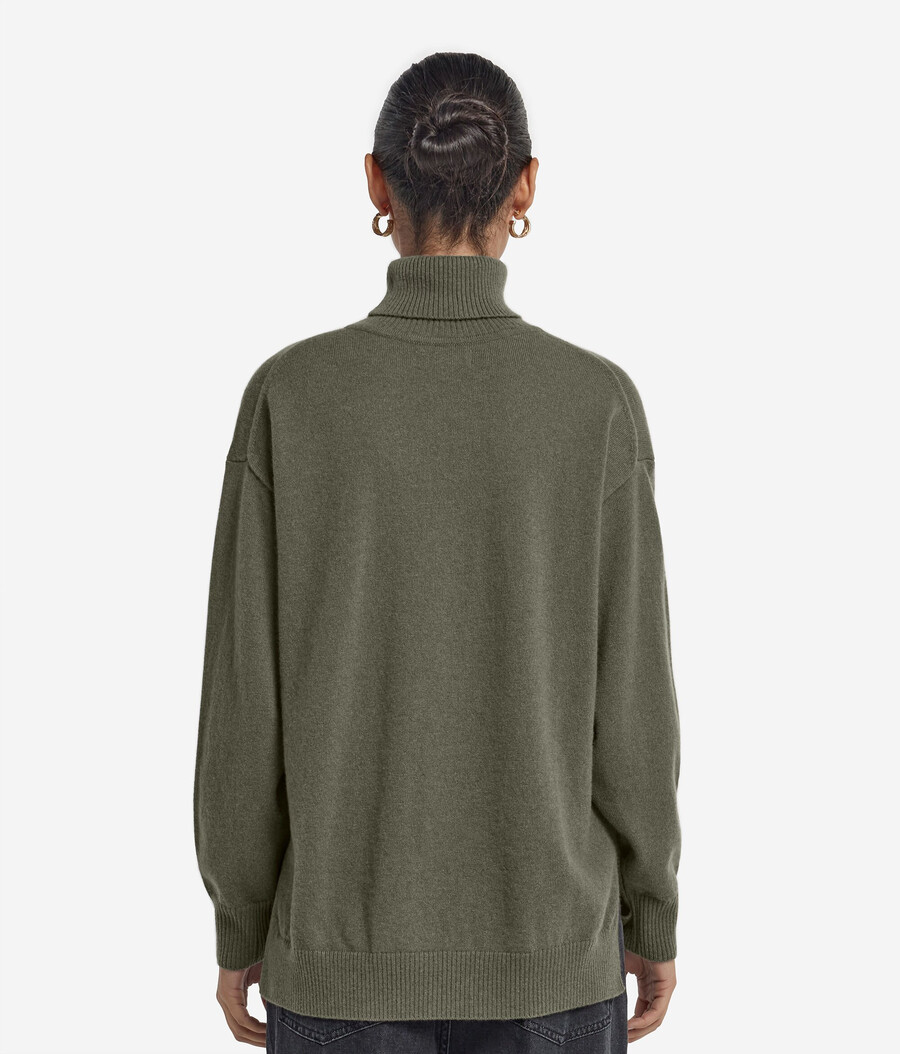 dolcevita in cashmere ultra morbido con spacchi