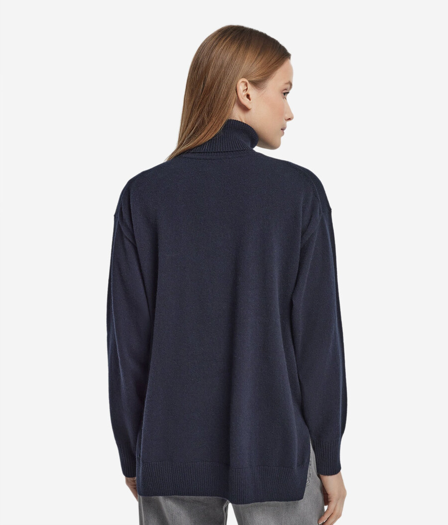 dolcevita in cashmere ultra morbido con spacchi