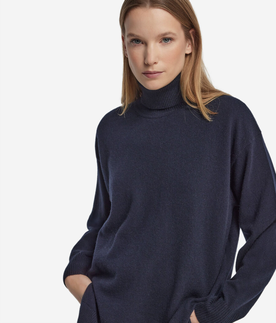 dolcevita in cashmere ultra morbido con spacchi
