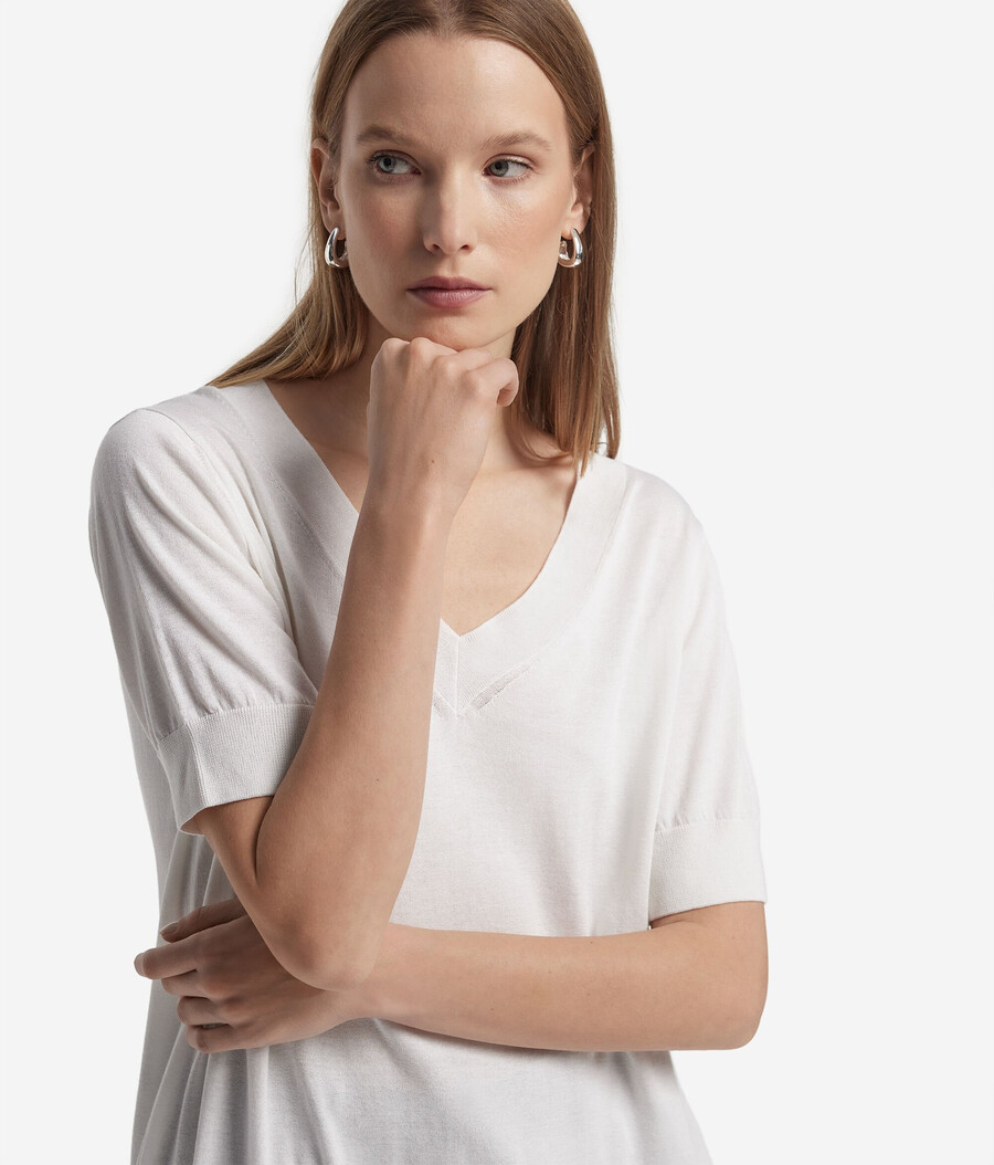 maglione in seta e cotone con scollo a v a maniche corte
