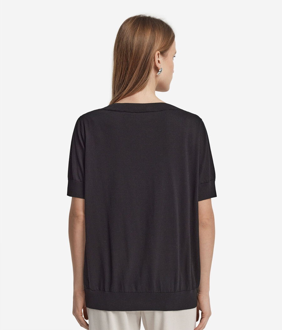 maglione in seta e cotone con scollo a v a maniche corte