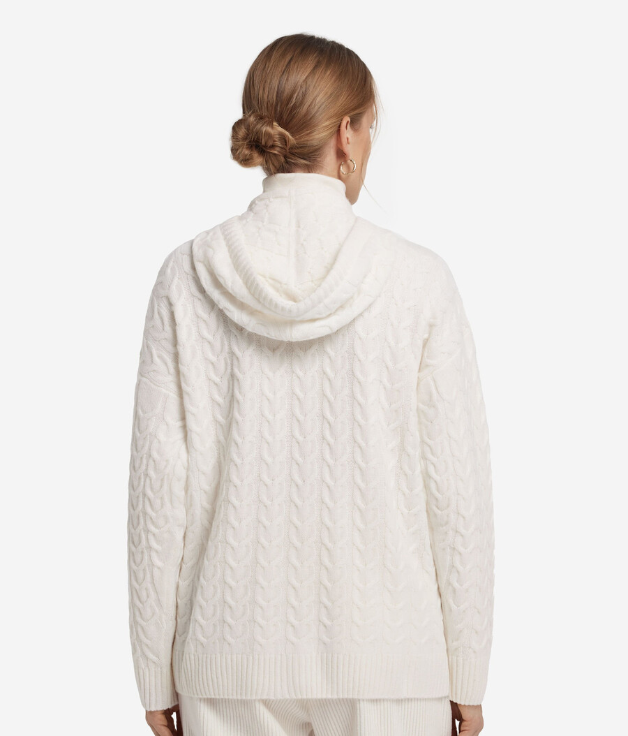 felpa in cashmere ultra morbido con lavorazione a trecce
