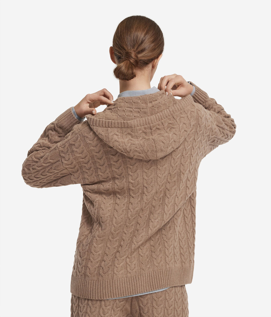 felpa in cashmere ultra morbido con lavorazione a trecce