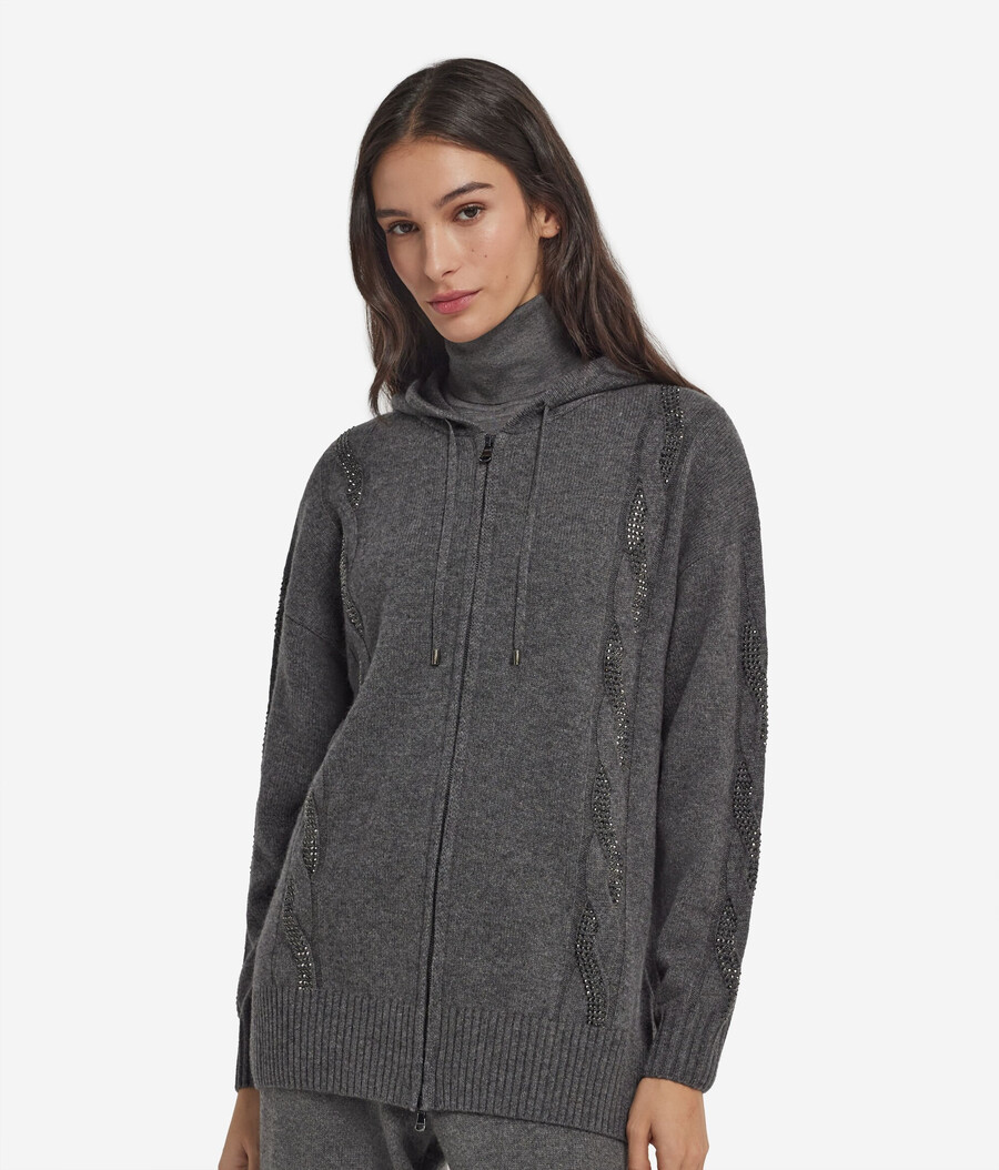felpa in cashmere ultra morbido con lavorazione a trecce e strass