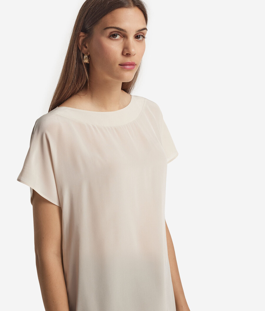 t-shirt con scollo a barca in seta e modal