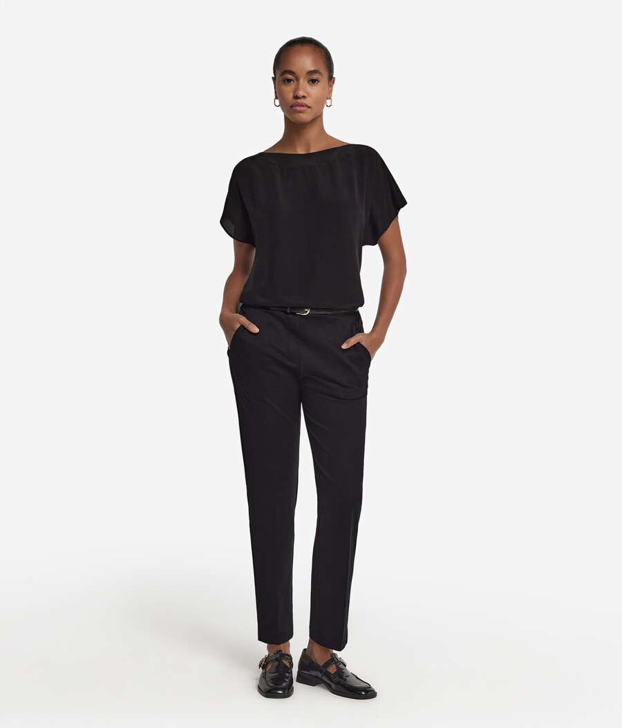 t-shirt con scollo a barca in seta e modal