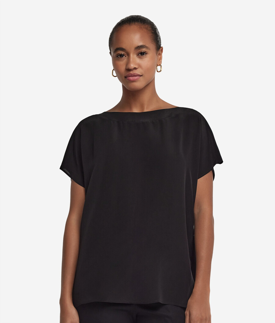 t-shirt con scollo a barca in seta e modal