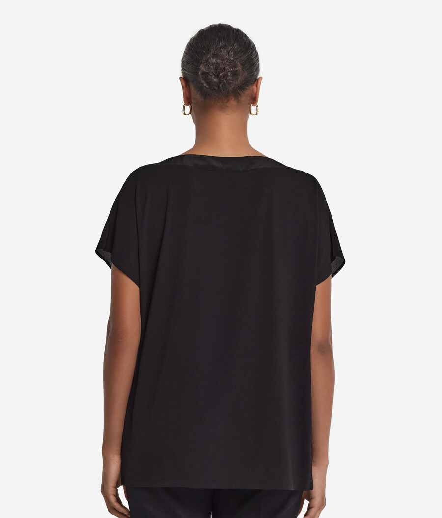 t-shirt con scollo a barca in seta e modal
