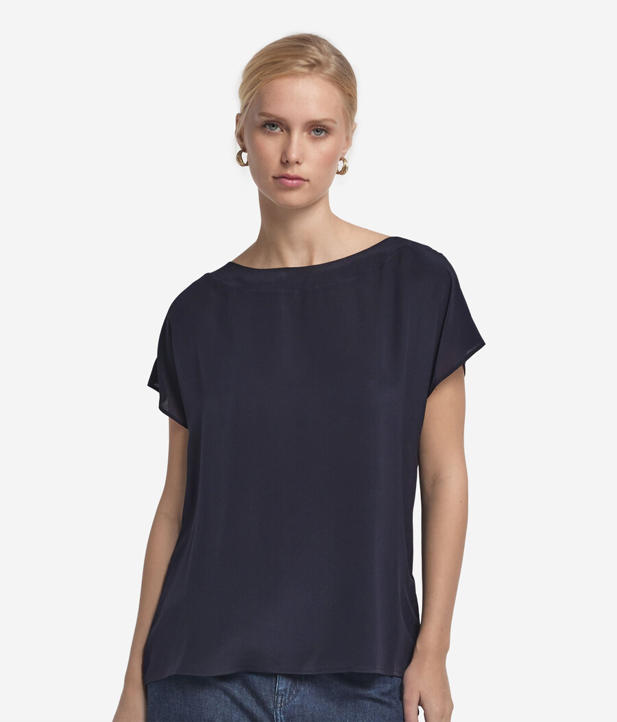 t-shirt con scollo a barca in seta e modal