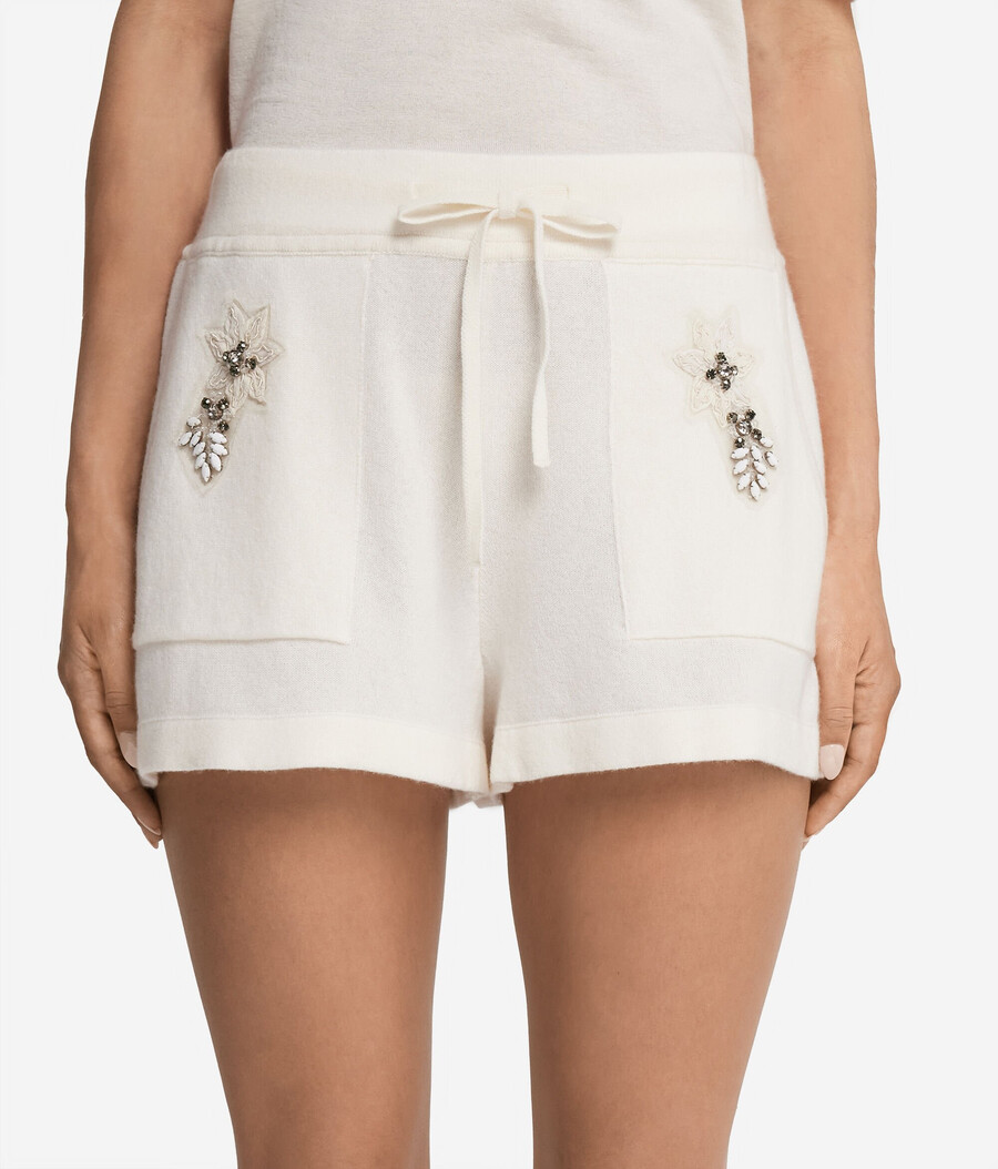 pantaloncini in cashmere con ricamo floreale