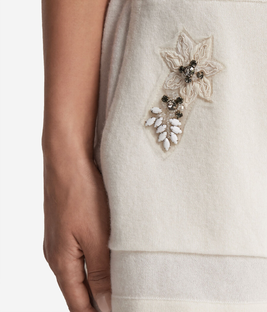 pantaloncini in cashmere con ricamo floreale
