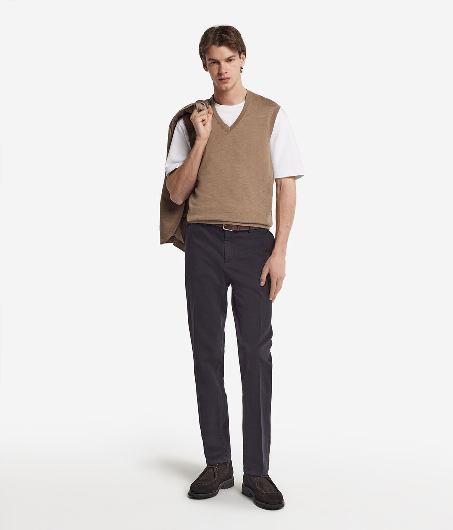 maglione senza maniche con scollo a v in cashmere ultrafine